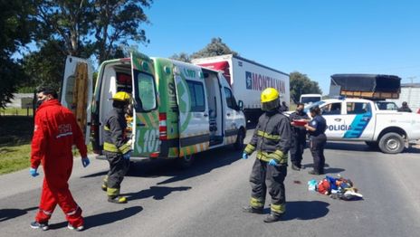 VIDEO: Lo atropellaron cuando cruzaba Ruta 36, voló por el aire y se salvó de milagro
