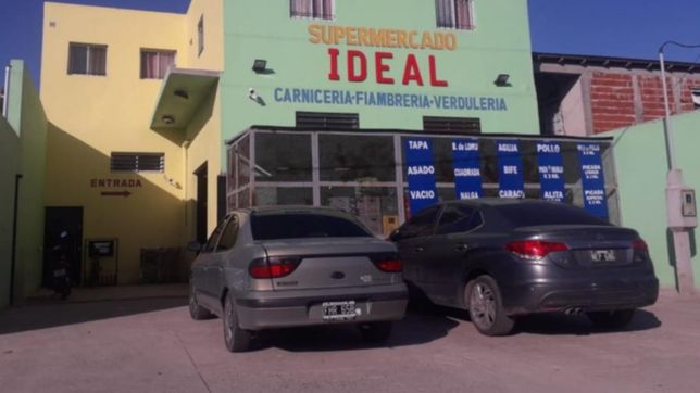 denuncio al dueno de un super chino de la plata de levantarle mano