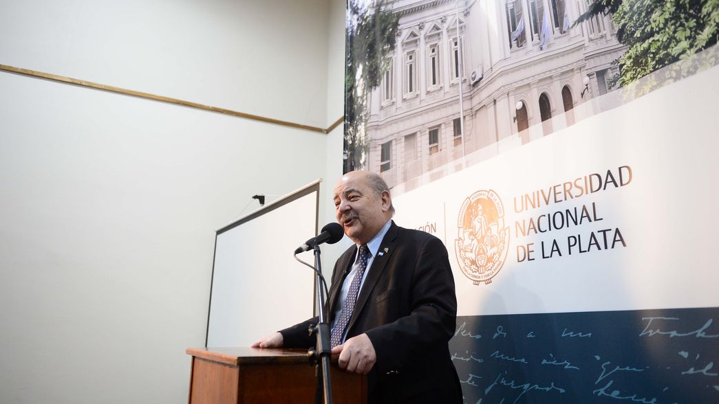 Arrancó el año del recambio político en la UNLP y Fernando Tauber presentó su candidatura a Presidente