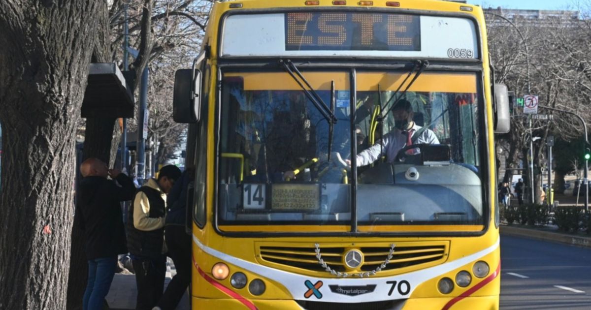 Arranca el paro de micros impulsado por los choferes: ¿qué va a pasar ...