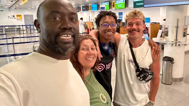 tiene raices en ensenada, vive hace mas de 20 anos en cabo verde y revelo como es la vida en ese pais