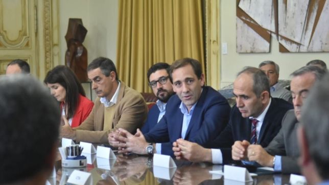 garro llama a la segunda jornada de dialogo social y productivo para enfrentar la crisis