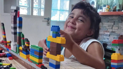 Una nena de La Plata tiene un tumor poco frecuente y necesita ayuda para pagar su tratamiento