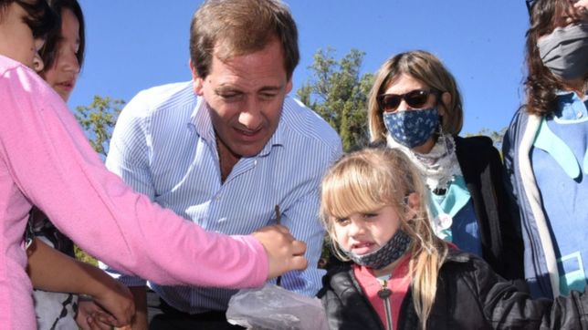garro presento un programa de formacion ambiental para mas de 30 escuelas de la plata