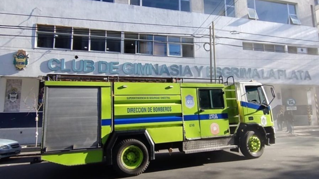 principio de incendio en el polideportivo de gimnasia mientras se jugaba al basquet