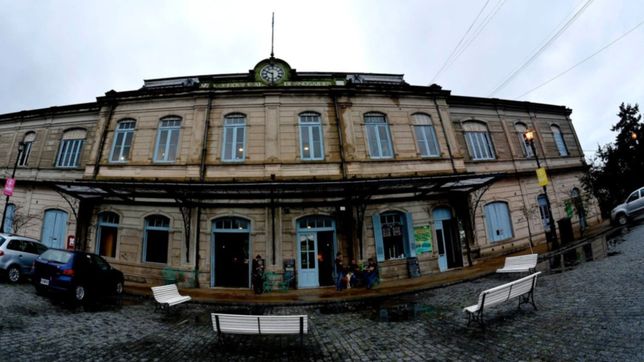 autos antiguos, visitas guiadas y feria: la estacion provincial celebra sus 112 anos