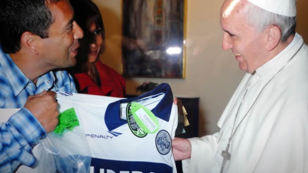 El sentido mensaje de Gimnasia en homenaje al papa Francisco tras su muerte