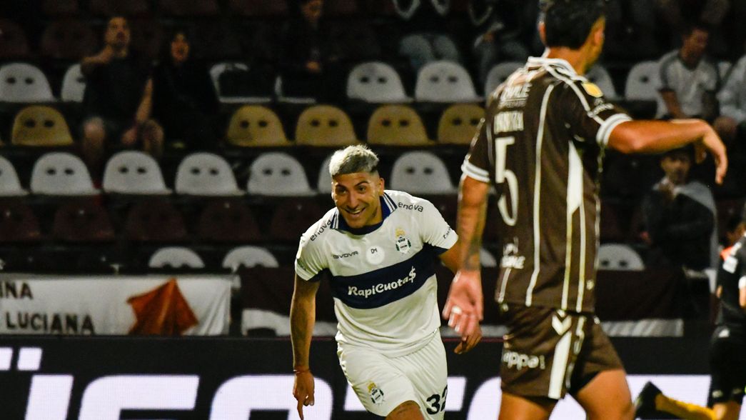 Gimnasia superó sin problemas a Platense y se metió a los playoffs