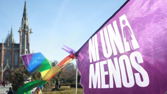 intento asesinar a su expareja en la plata ahorcandola con un cinturon de cuero