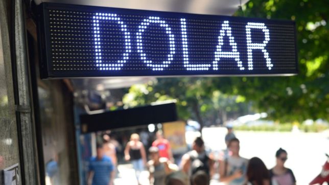 tras el pico de inflacion, el central congela flotacion del dolar hasta fin de ano