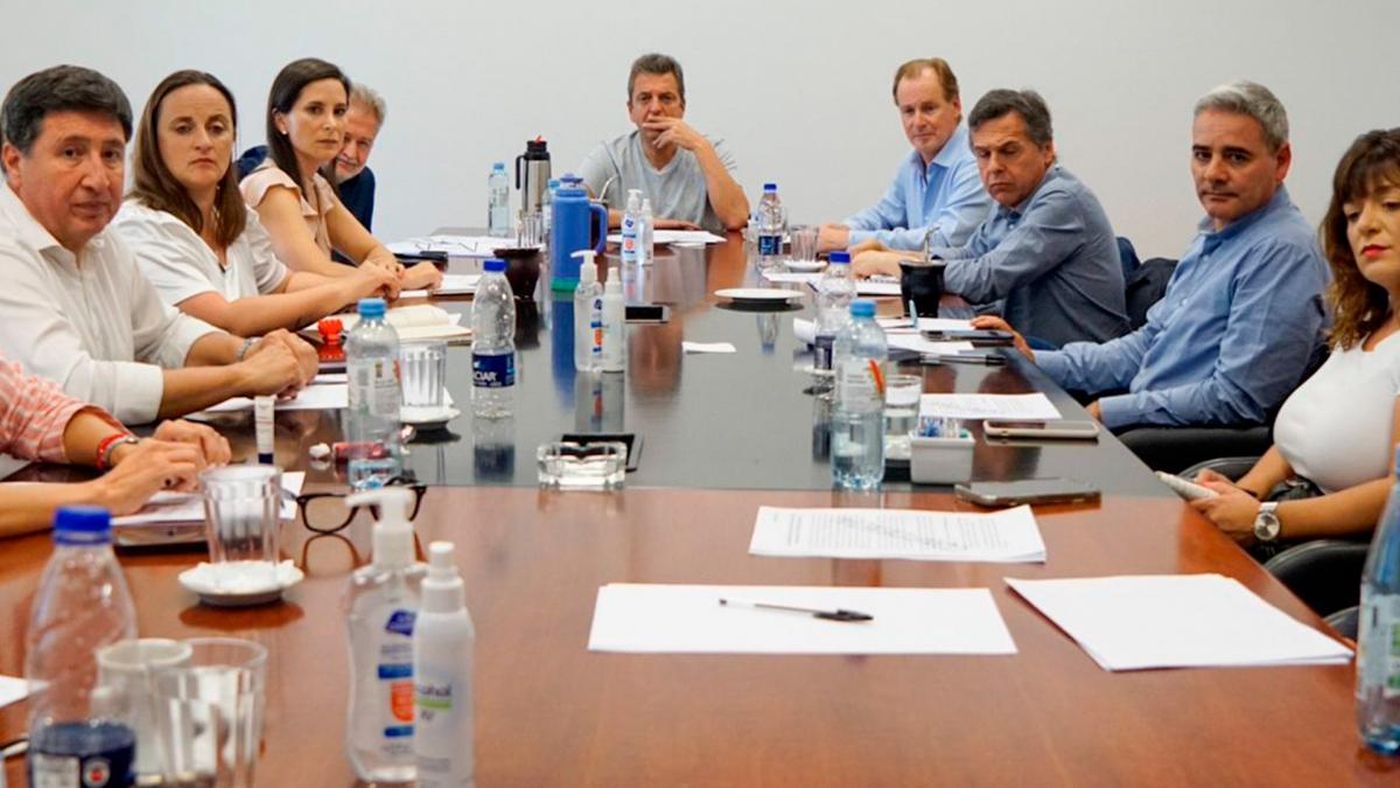 En la reunión, los funcionarios se expresaron en contra de las propuestas de volver atrás con el beneficio del impuesto a las Ganancias para trabajadores y jubilados y el cese del programa ‘Compre sin IVA’.