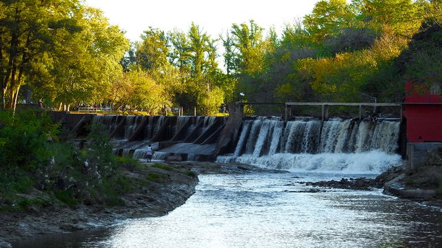 el pueblo con pasado industrial a dos horas de la plata que enamora con su paz, historia y naturaleza