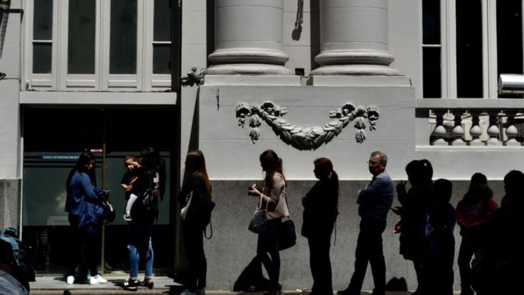 Nación, Provincia y Municipio: ¿quiénes recibirán los bonos de fin de año?