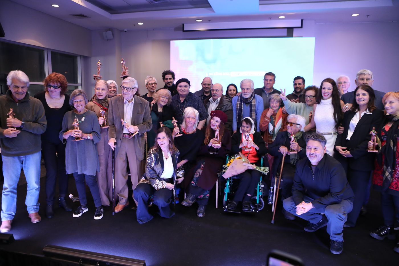 Fueron homenajedos en la Feria del Libro por su resistencia durante la dictadura cívico-miliar  