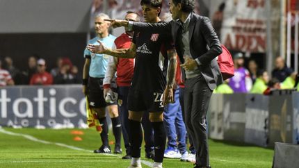 Eduardo Domínguez se comparó con Guardiola y descartó su salida de Estudiantes