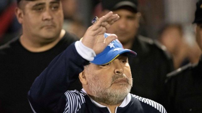 maradona calienta la previa del clasico entre gimnasia y estudiantes