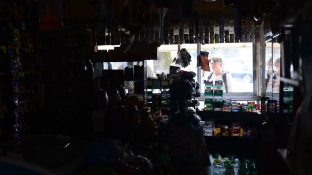 vecinos de la zona norte denuncian que varios locales cerraron por el apagon de edelap