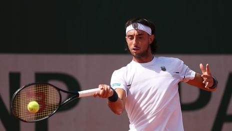 Tirante avanzó en Roland Garros tras una batalla de más de tres horas ante Llamas Ruiz Tirante avanzó en Roland Garros tras una batalla de más de tres horas ante Llamas Ruiz