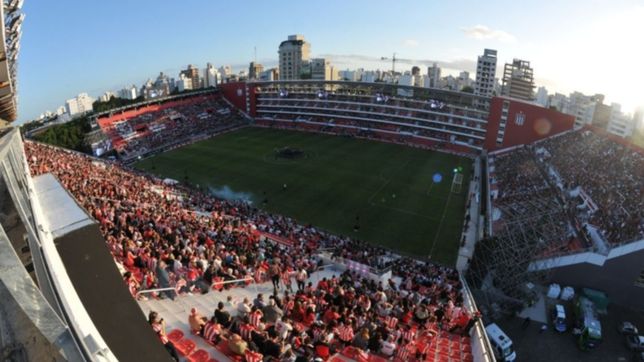 estudiantes abre el estadio para ver el partido contra colon en pantalla gigante
