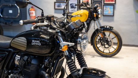 Delincuentes le robaron dos motos de alta gama a un médico de La Plata valuadas en 20 mil dólares Delincuentes le robaron dos motos de alta gama a un médico de La Plata valuadas en 20 mil dólares