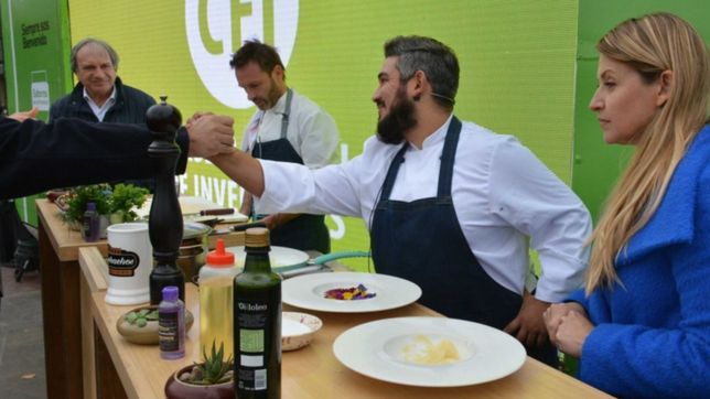 el titular del nuevo ente de turismo debuto en publico con guinos al sector privado