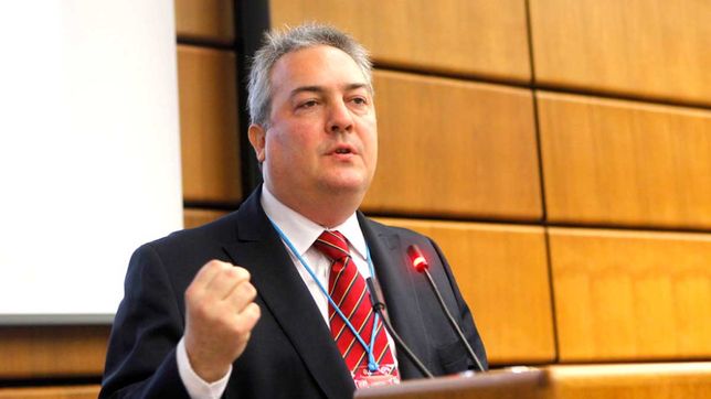 un exministro bonaerense busca gambetear a la justicia de la plata