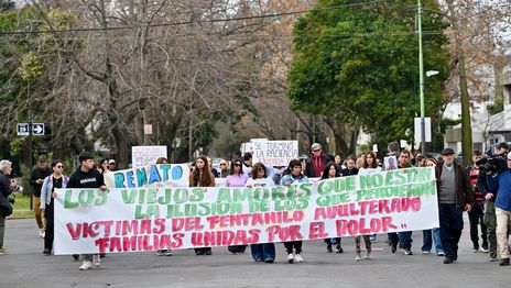 Familiares marcharán otra vez en La Plata por las muertes vinculadas al medicamento Familiares marcharán otra vez en La Plata por las muertes vinculadas al medicamento