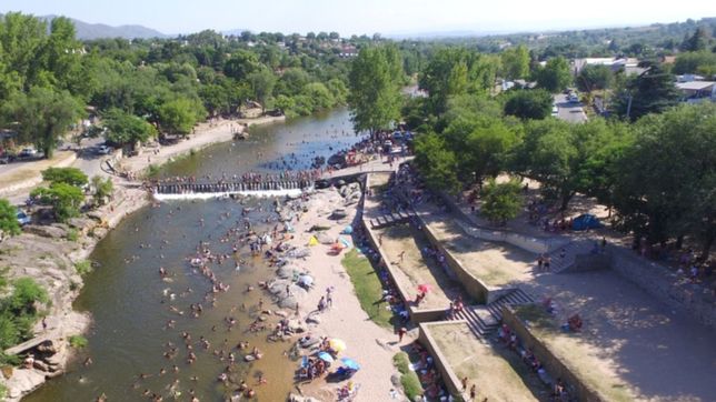 afirman que unos 3.550.000 turistas viajaron por el pais por el fin de semana largo