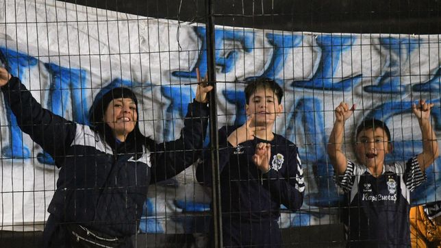 los hinchas de gimnasia colmaron las tribunas para ver al equipo por copa argentina