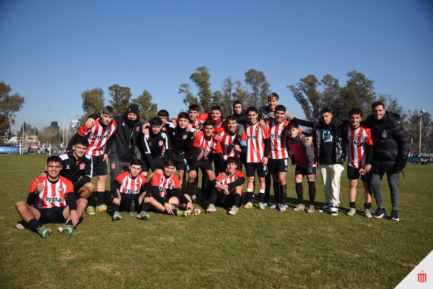 Cómo llega Estudiantes al clásico de juveniles?