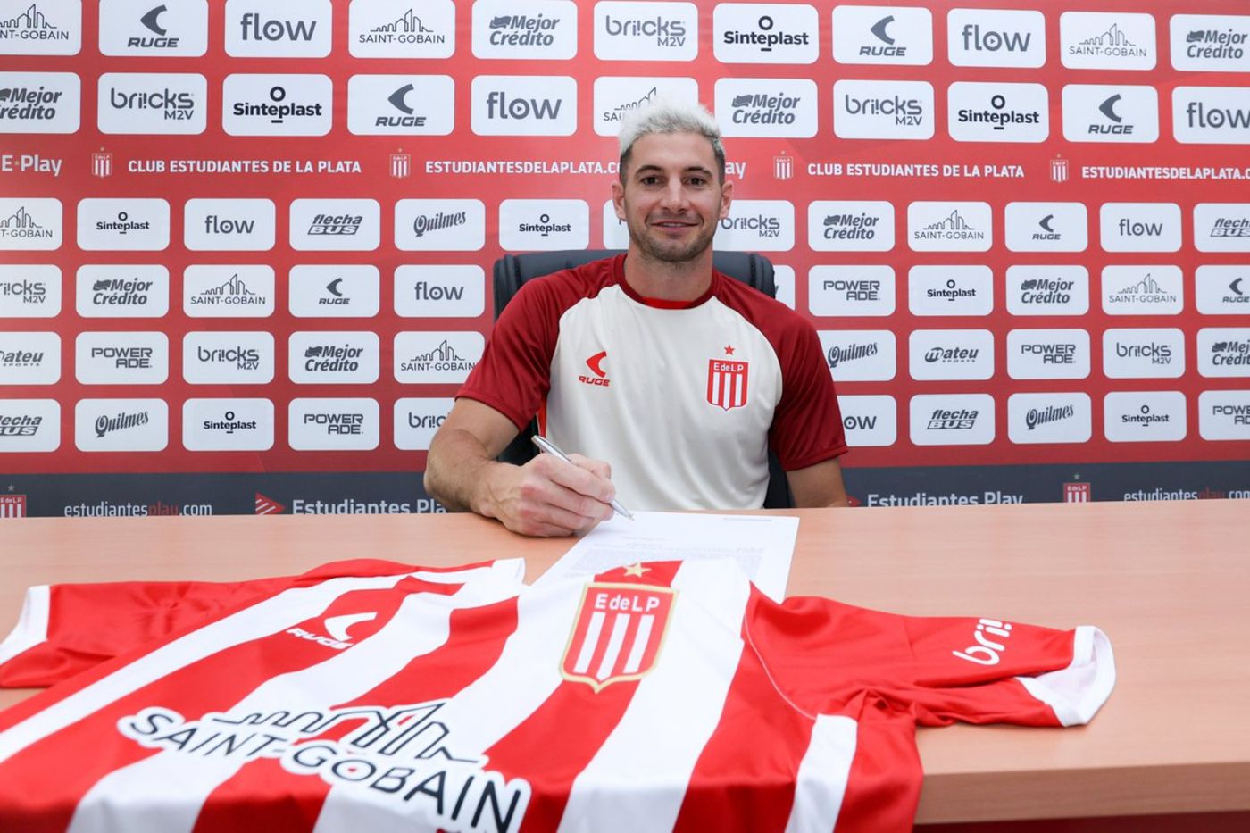 Lucas Alario Estudiantes.jpg