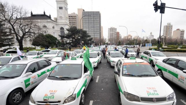 los taxistas de la plata analizan hacer un paro para que se declare la emergencia