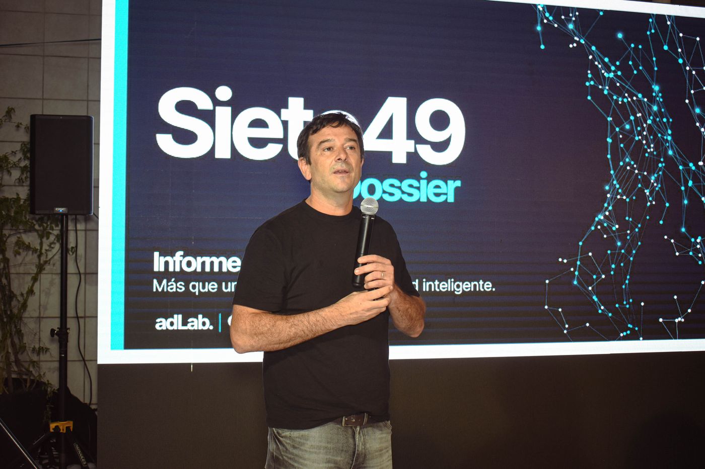 El Siete49 Dossier revela c&oacute;mo consumen, compran y se perciben socialmente los platenses