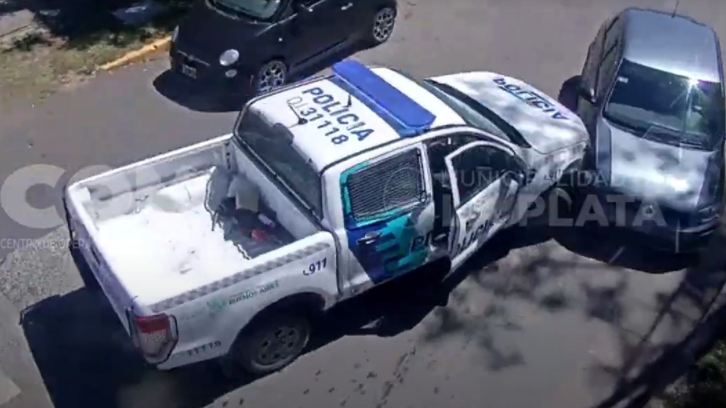 Así fue la impactante persecución que terminó con los roba techos chocados por un patrullero