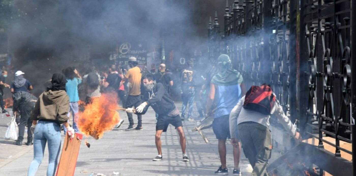 Congreso protesta contra el FMI
