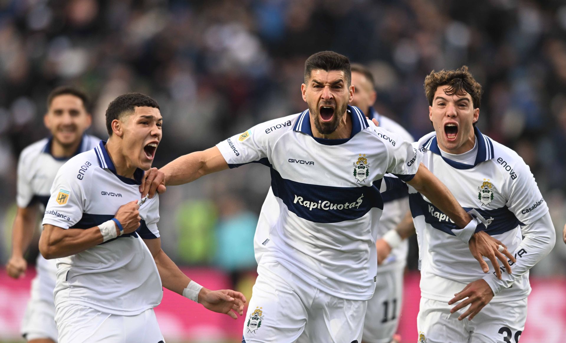 Gastón Suso festejo Gimnasia Independiente gol