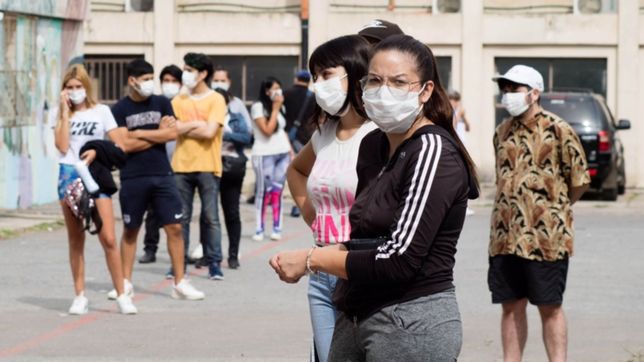 bajo el promedio de contagios de coronavirus en argentina pero subio el de muertes