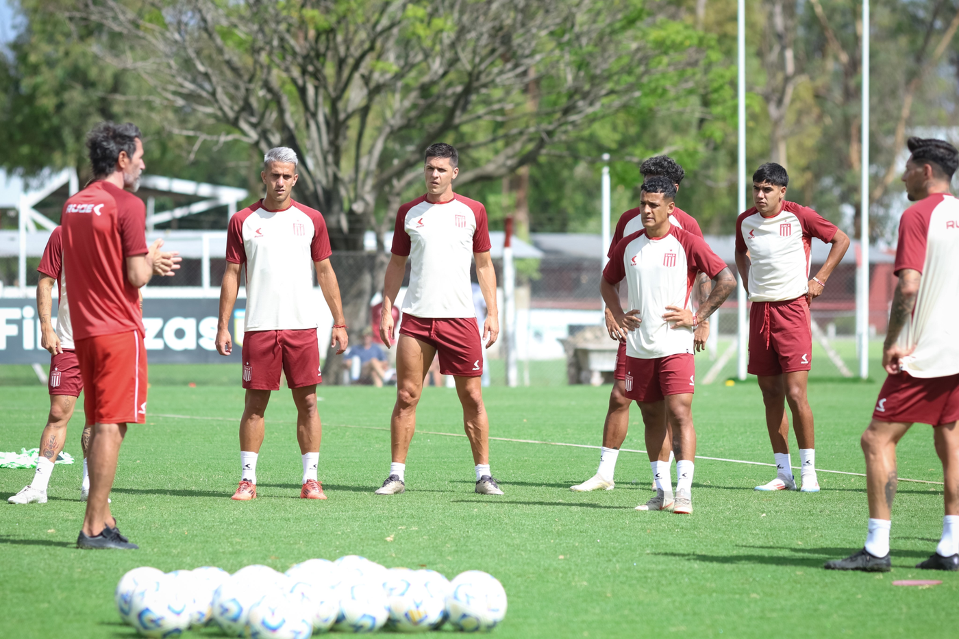 Estudiantes entrenamiento (1).png