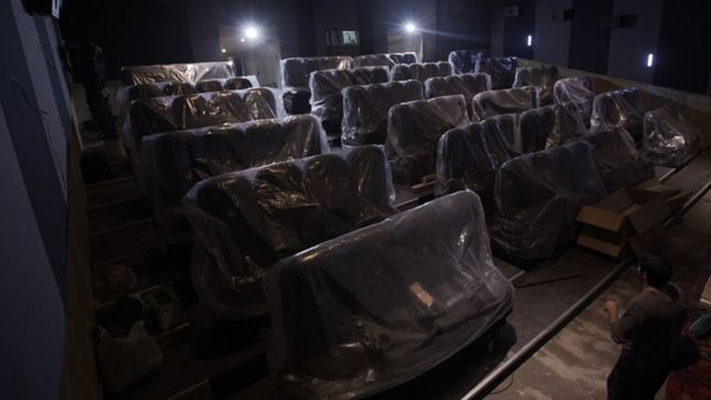 ¡por fin! empezaron a  llegar a los cines de la plata las butacas para peliculas 4d