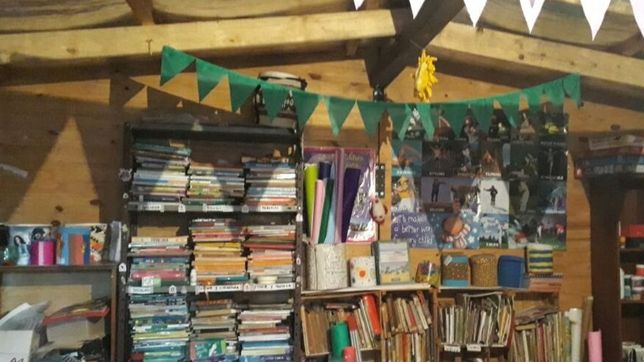 piden ayuda para construir un aula en un centro comunitario de altos de san lorenzo