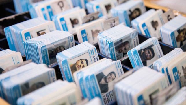 el requisito obligatorio en el carnet que si no esta lo hace invalido y muchos desconocen