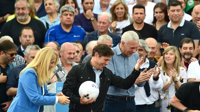 todas las fotos del acto del dia de la lealtad en berisso
