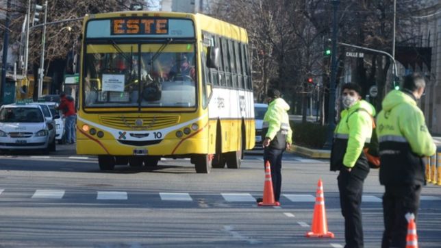 ¿que variables monitorea el gobierno nacional para definir nuevas restricciones?