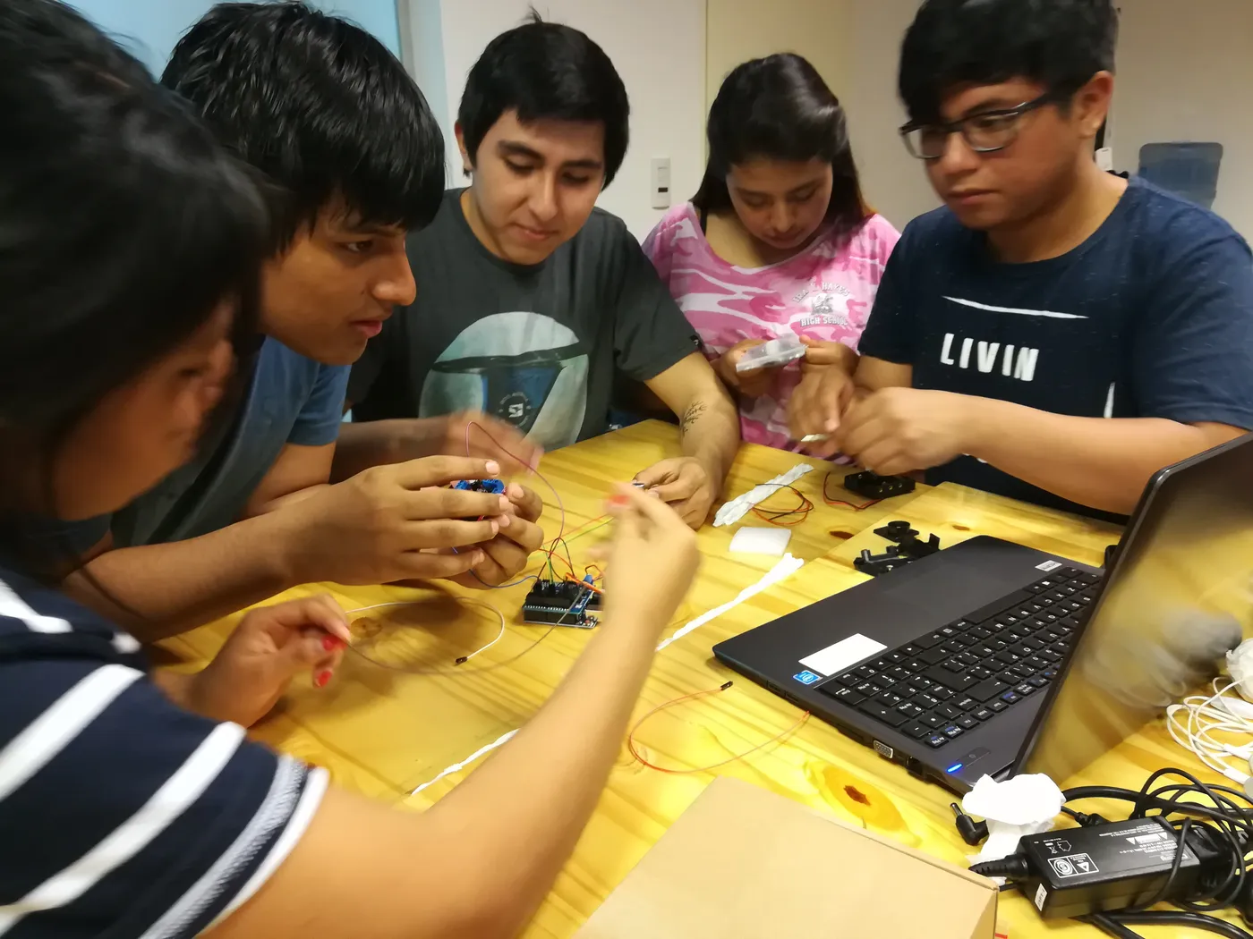 Los jóvenes reciben capacitaciones gratuitas en industria IT a través de la Fundación Empujar