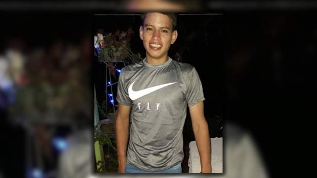 familiares y amigos del joven asesinado en los hornos lo despidieron con profundo dolor