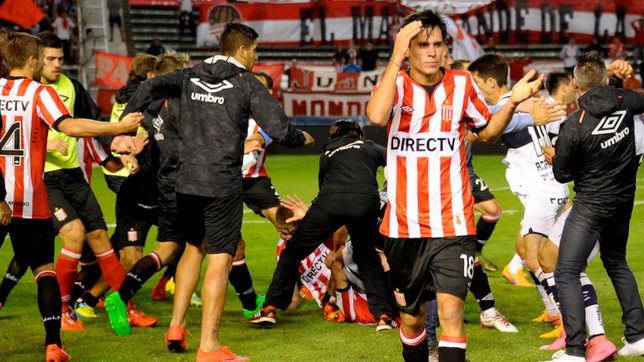 a una decada del tijeretazo de ascacibar en el escandaloso clasico que termino en batalla campal