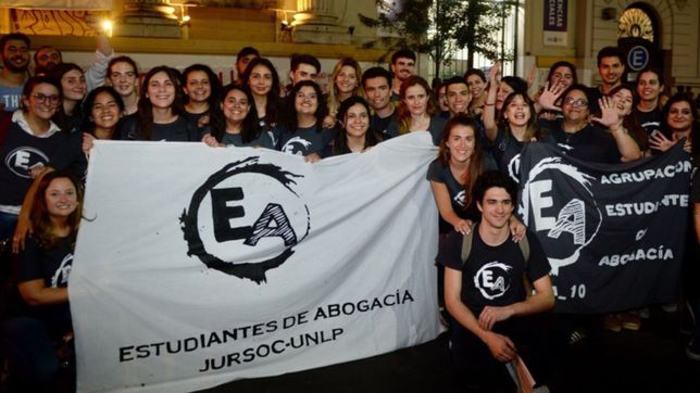 los estudiantes de derecho pediran un sumario para la docente que maltrato a una alumna