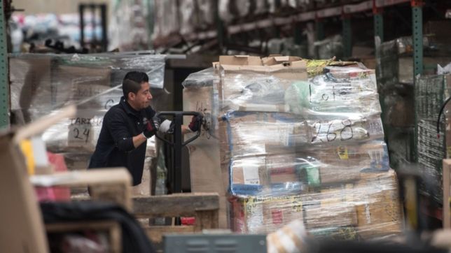 la aduana lanza una nueva subasta y remata desde iphones hasta motos de coleccion