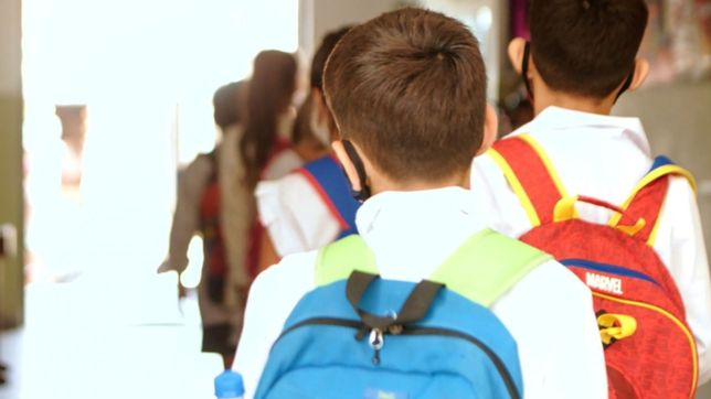 esta muy angustiado: destrozaron un auto en la plata y se llevaron la mochila de un nene