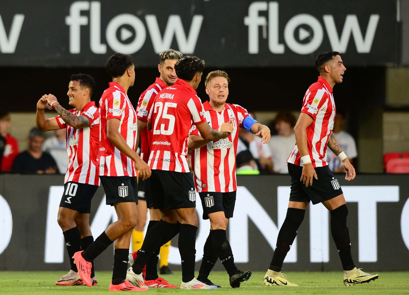 Estudiantes Newells festejo gol.jpg